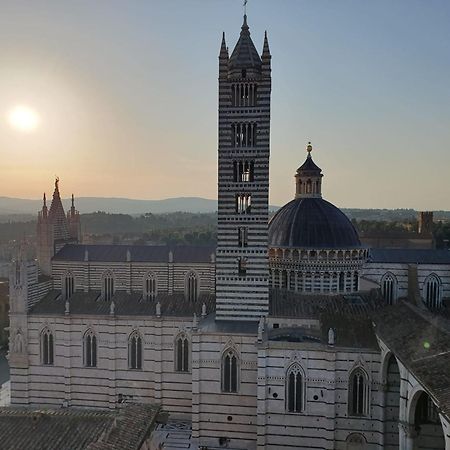 Loft Vicolo Di Vallepiatta 2 Min Piazza Del Campo Con Parcheggio Сиена Экстерьер фото