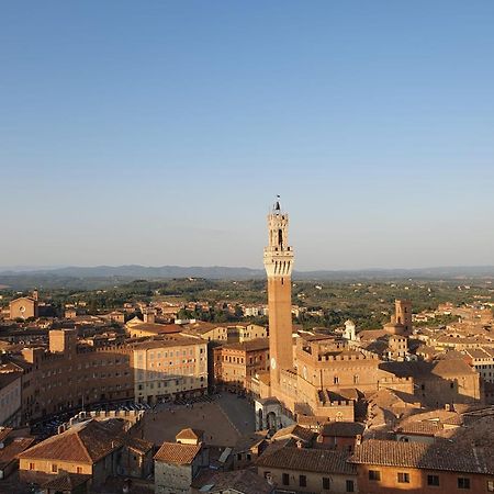 Loft Vicolo Di Vallepiatta 2 Min Piazza Del Campo Con Parcheggio Сиена Экстерьер фото