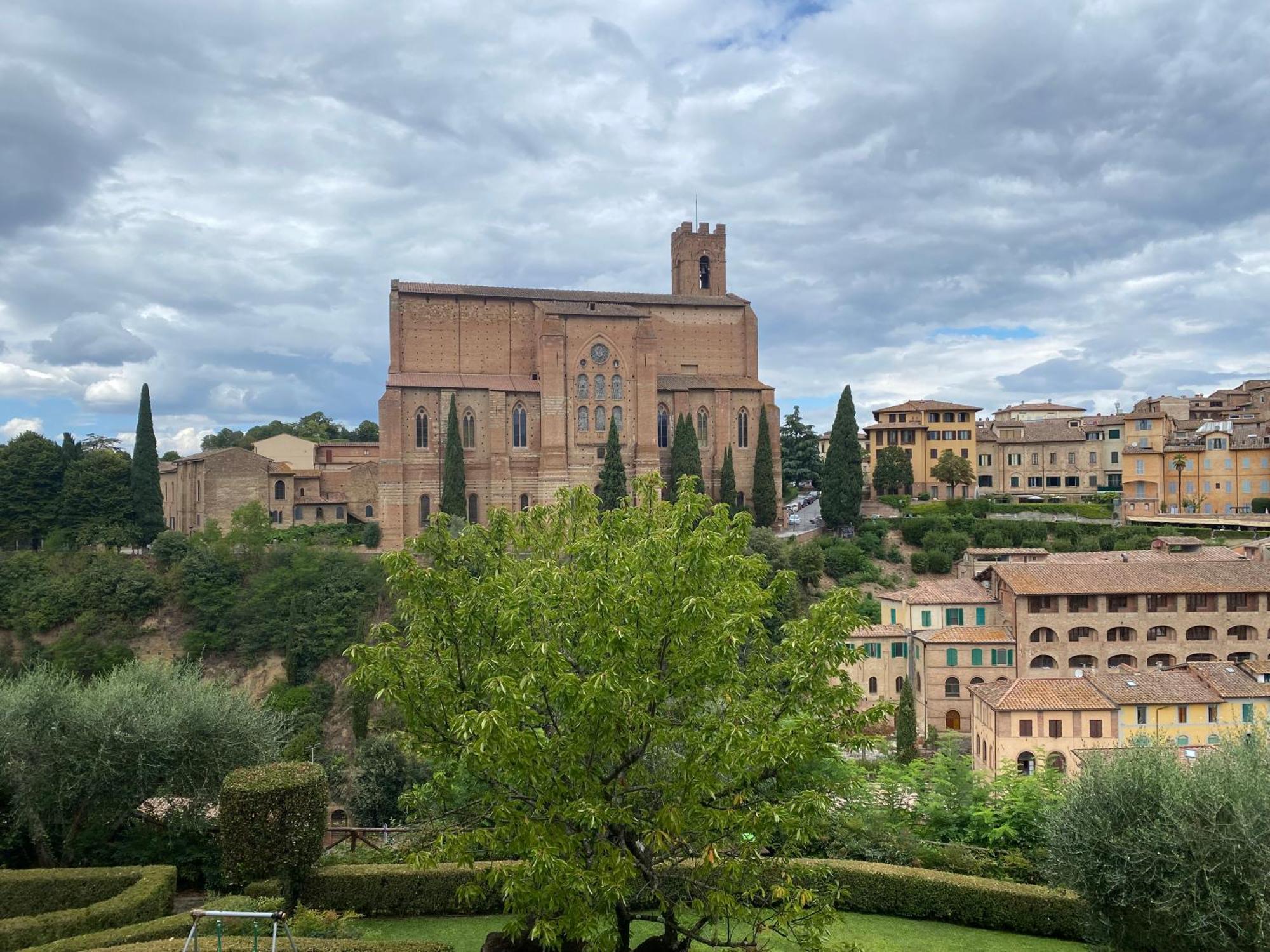 Loft Vicolo Di Vallepiatta 2 Min Piazza Del Campo Con Parcheggio Сиена Экстерьер фото