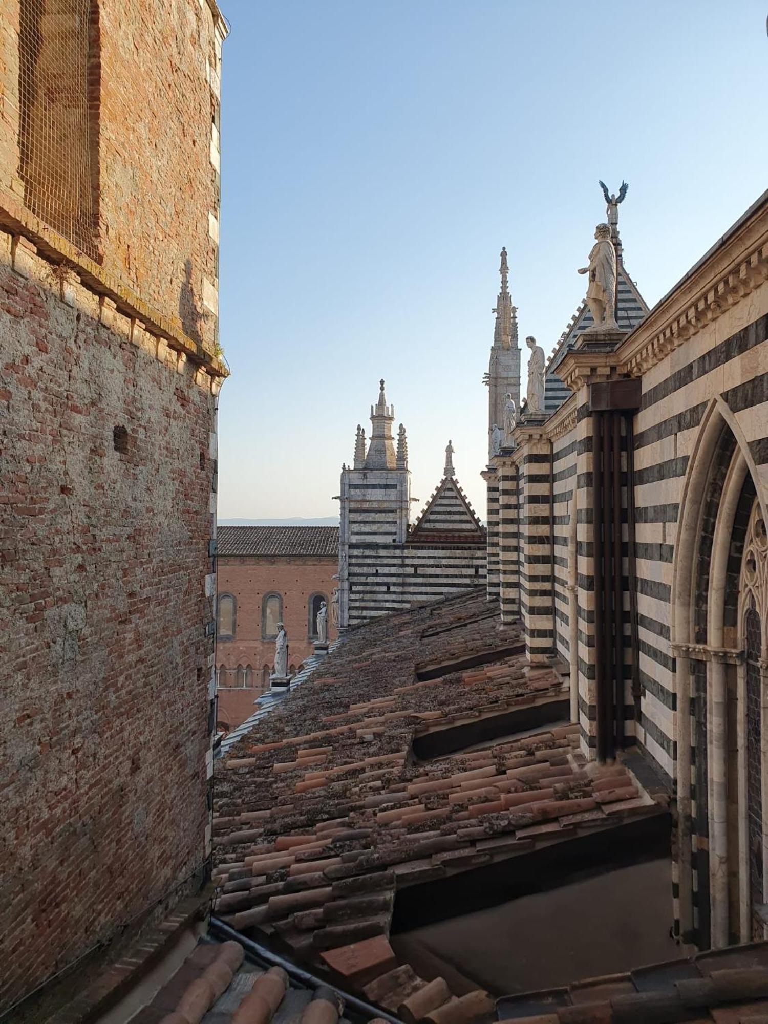 Loft Vicolo Di Vallepiatta 2 Min Piazza Del Campo Con Parcheggio Сиена Экстерьер фото
